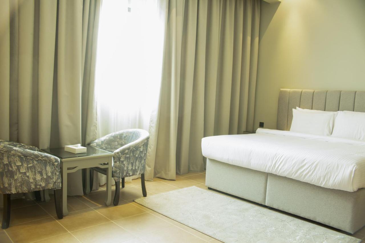 Infinity Tower Suites Wll Al-Manamah Bagian luar foto