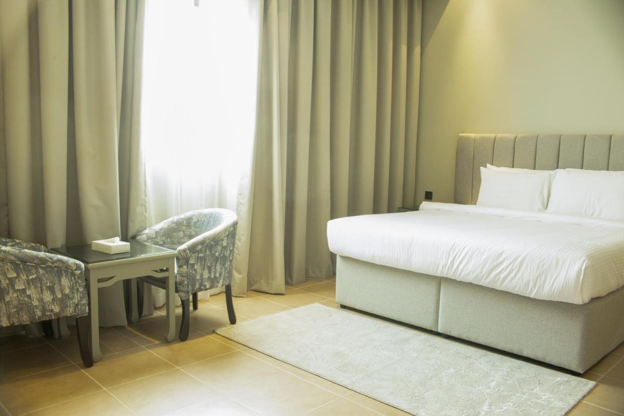 Infinity Tower Suites Wll Al-Manamah Bagian luar foto