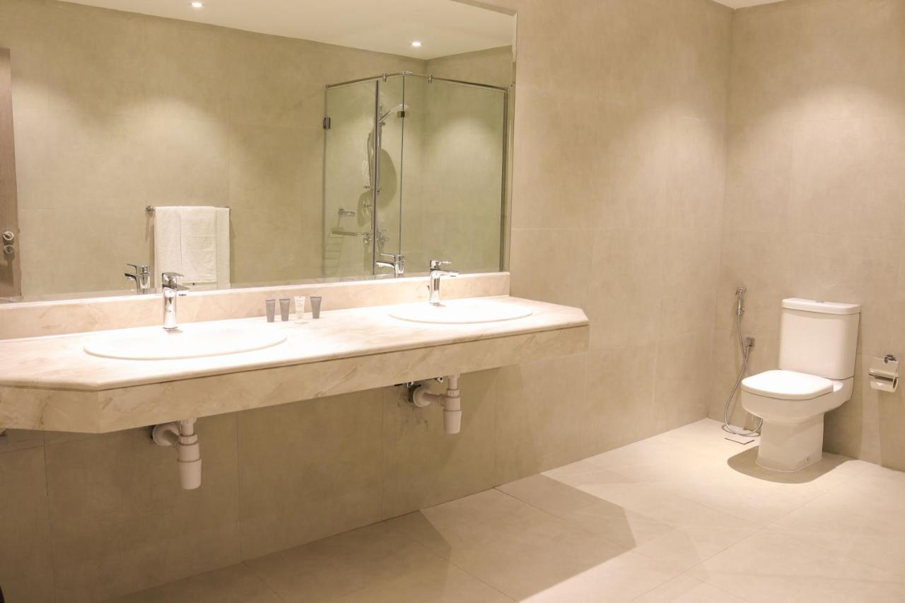 Infinity Tower Suites Wll Al-Manamah Bagian luar foto
