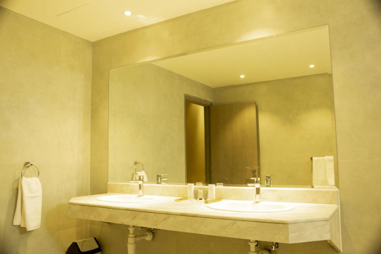 Infinity Tower Suites Wll Al-Manamah Bagian luar foto