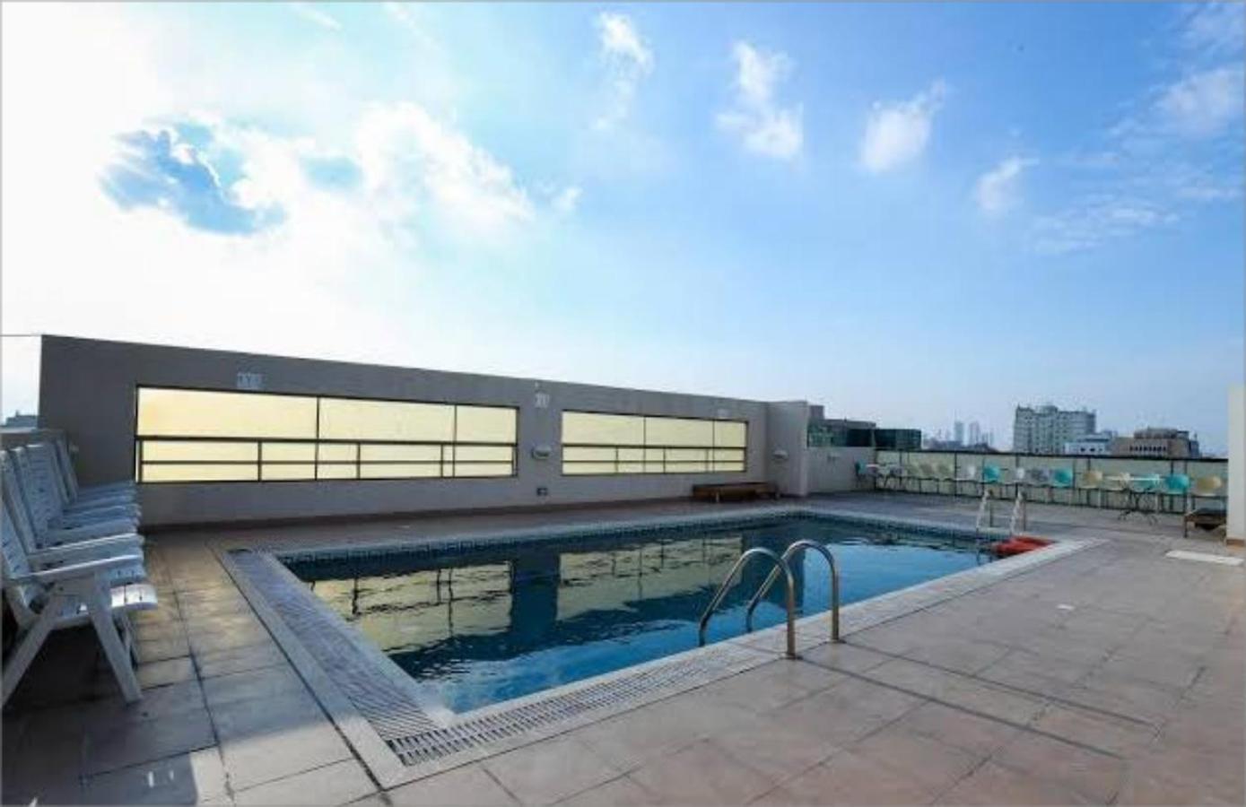 Infinity Tower Suites Wll Al-Manamah Bagian luar foto